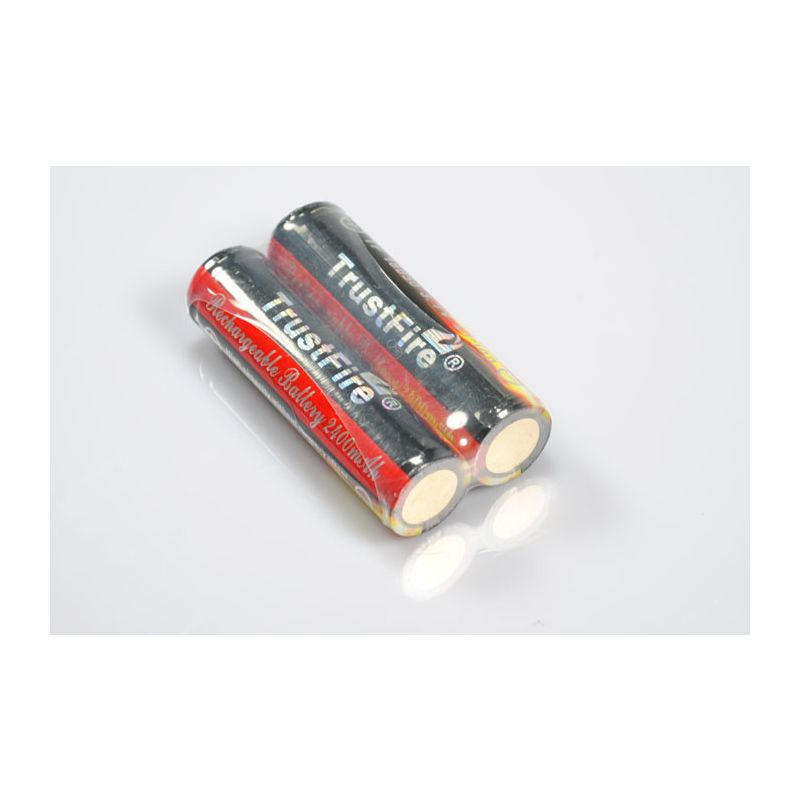 TrustFire protegido 18650 2400mAh li-ion bateria recarregável (1 par)