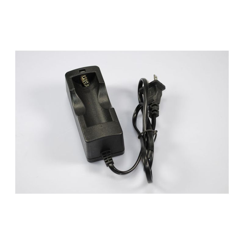 Um único carregador de bateria recarregável de 26650 li-ion