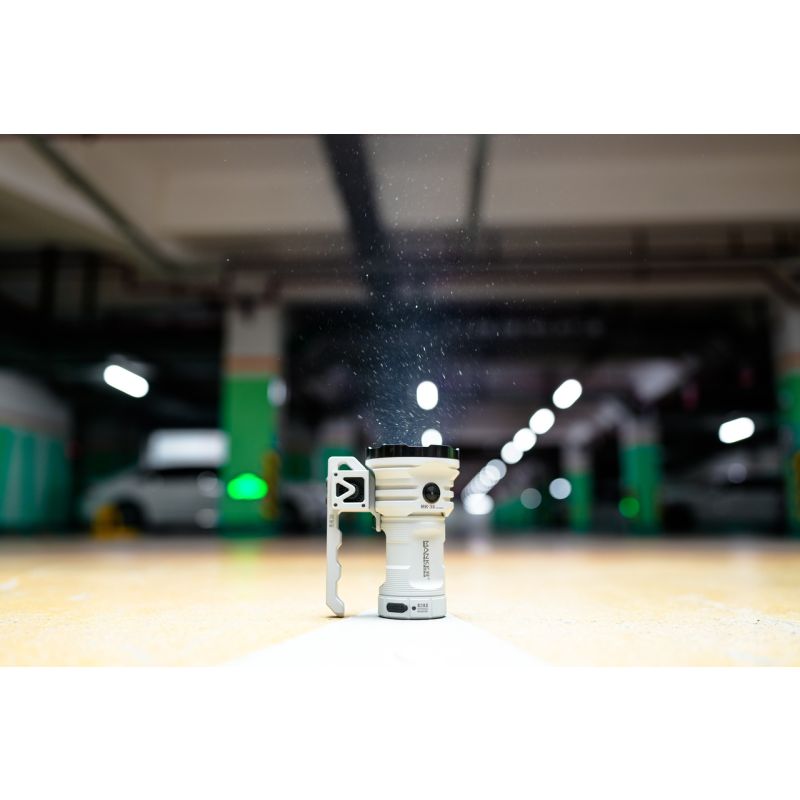 Lanterna LED Manker MK38 8x XHP70.2 41500 lúmens Satellite multiuso holofote portátil