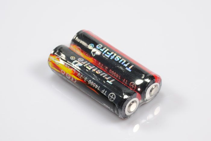 TrustFire protegido 3.7V 900mAh recarregável li-ion 14500 bateria (1 par)