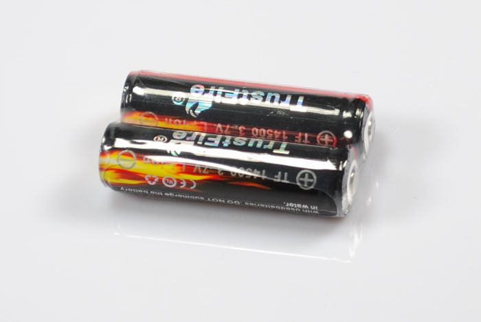 TrustFire protegido 3.7V 900mAh recarregável li-ion 14500 bateria (1 par)