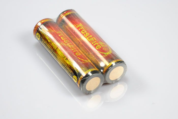 TrustFire protegido 18650 3000mAh li-ion bateria recarregável (1 par)