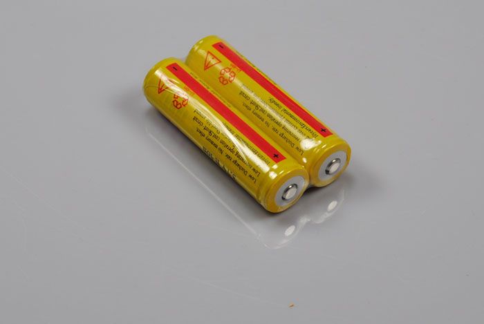 Ultrafire BRC 18650 3600mAh Bateria recarregável Li-ion (1 par)