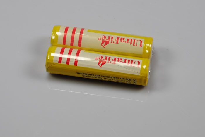 Ultrafire BRC 18650 3600mAh Bateria recarregável Li-ion (1 par)