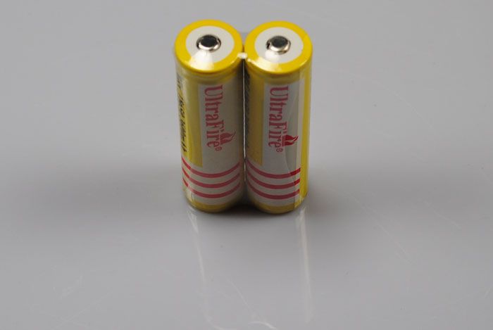 Ultrafire BRC 18650 3600mAh Bateria recarregável Li-ion (1 par)
