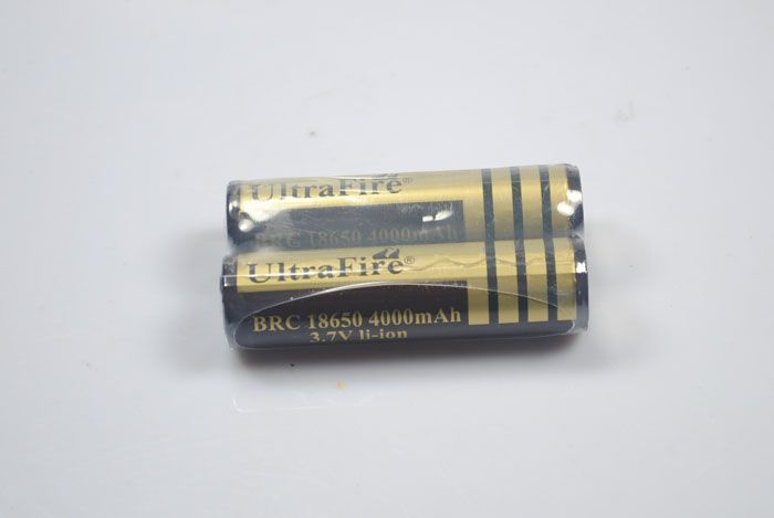 Ultrafire BRC 4000MAH 3.7V 18650 Bateria recarregável de Li-ion (1 par)