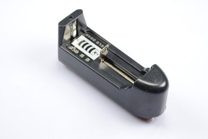 Carregador de célula único para 18650/16340 / AA / AAA / CR123A bateria recarregável