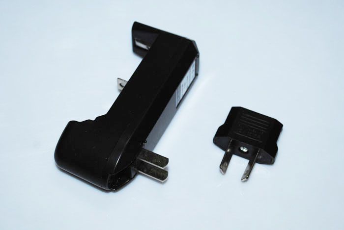 Carregador de célula único para 18650/16340 / AA / AAA / CR123A bateria recarregável