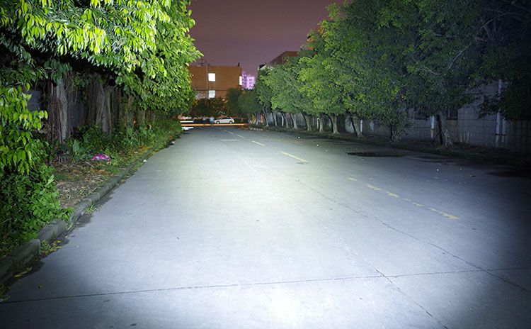 9T6 luz de bicicleta 9 * T6 10800 Lumens 3 modos LED Bicycle farol incluem bateria e carregador - preto